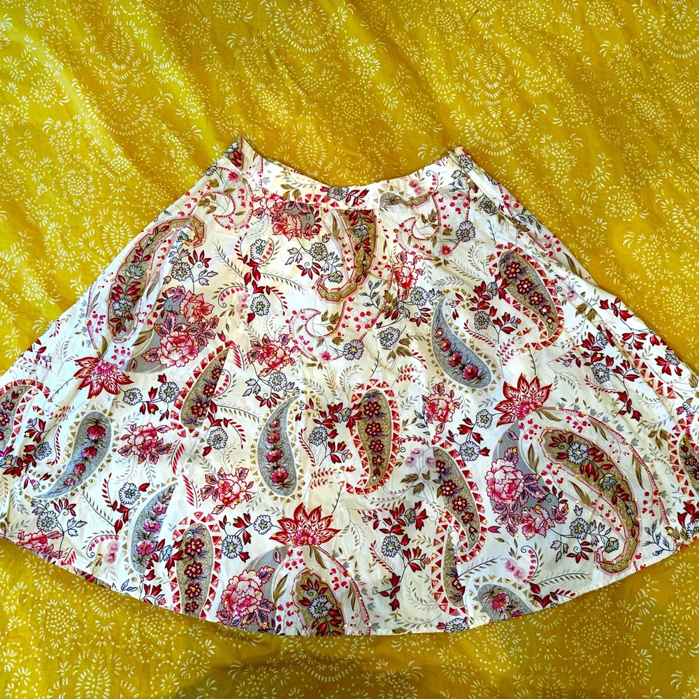 Paisley skirt with sequin details